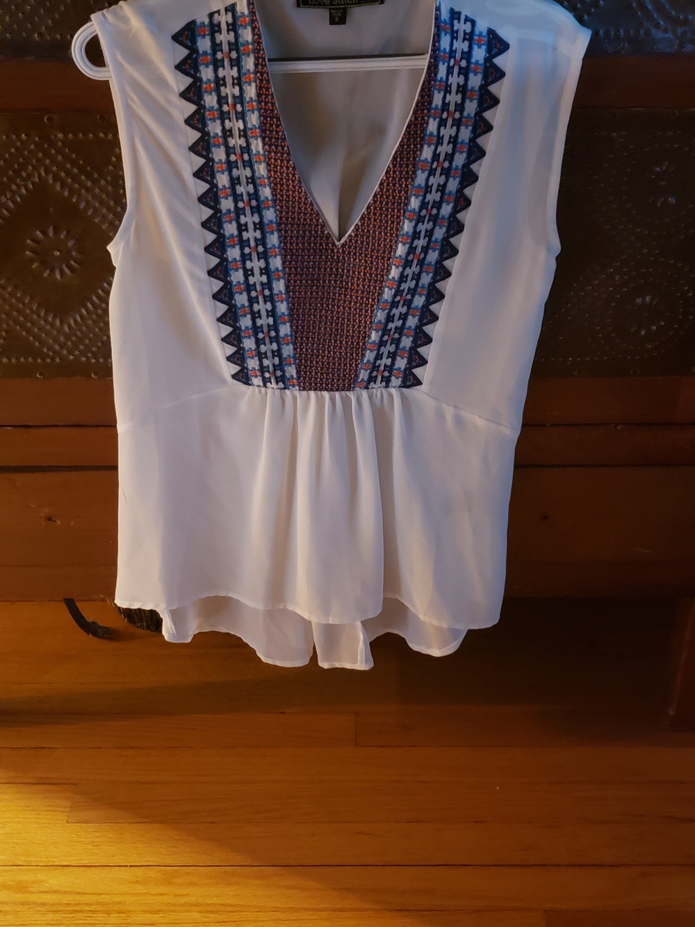 Sleeveless Boho White Embroidered V-Neck Peplum Tunic